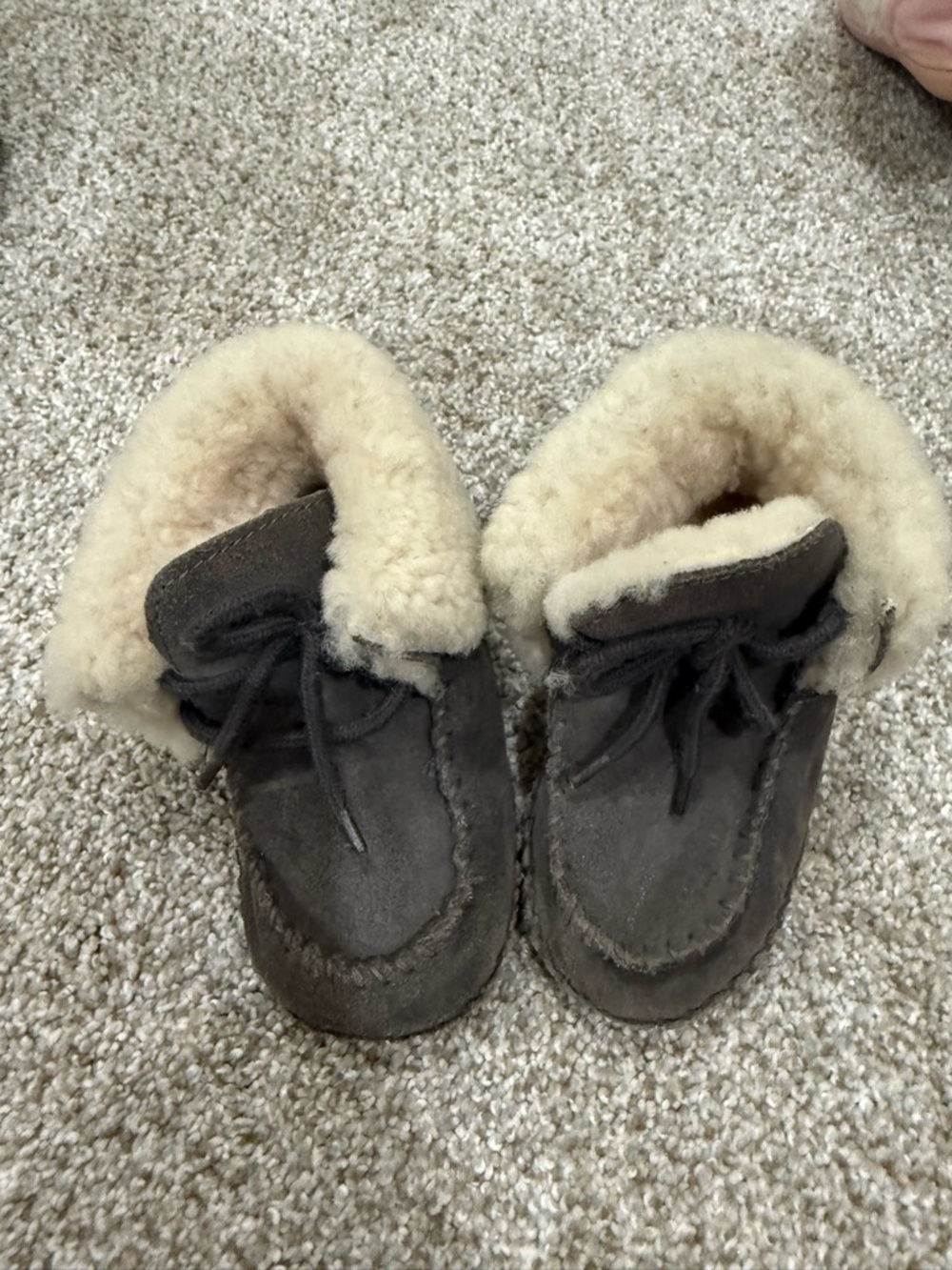 UGG Kids Moccasin Slippers - Gray with Cream Shearling